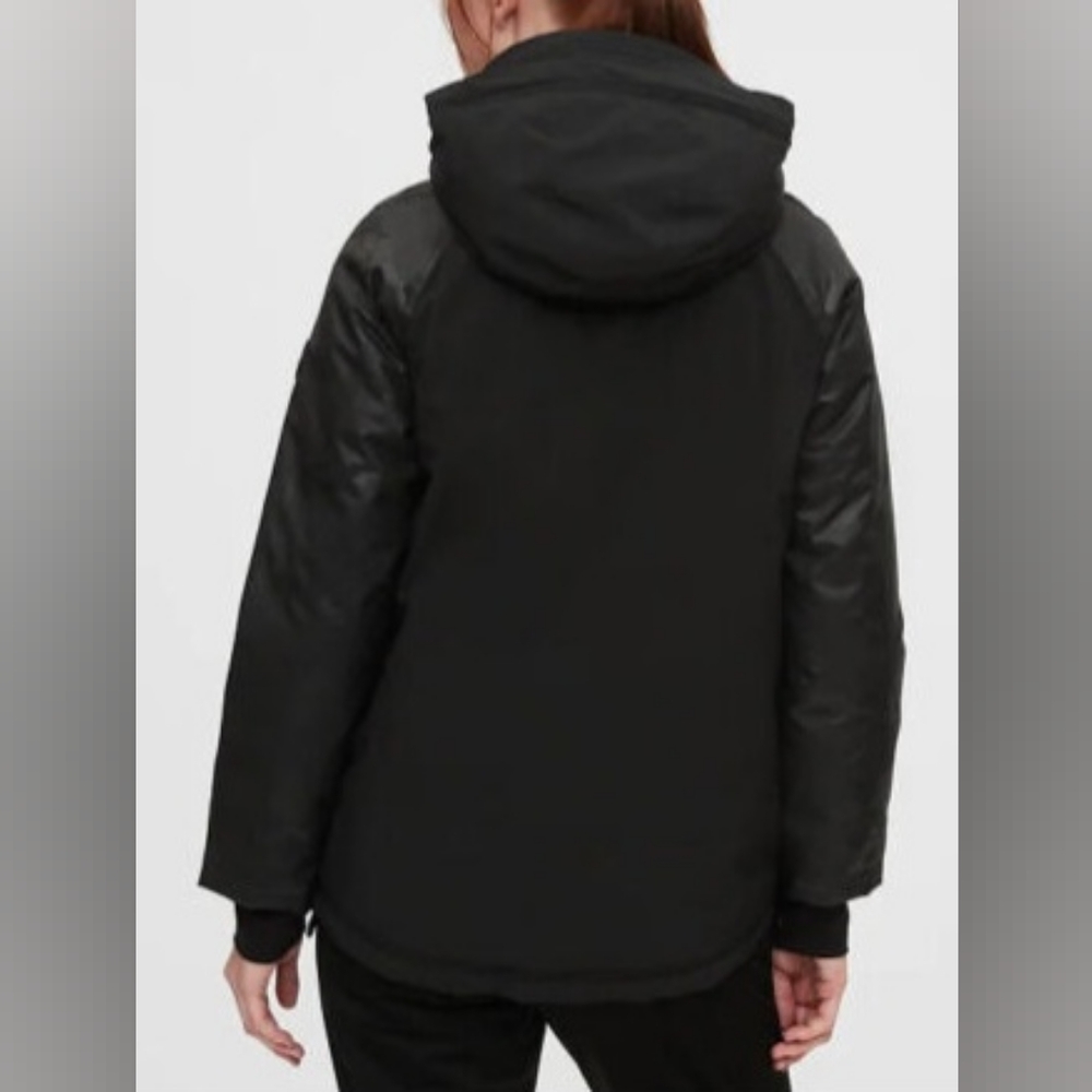 GapFit Puffer Jacket - Picture 2 of 12